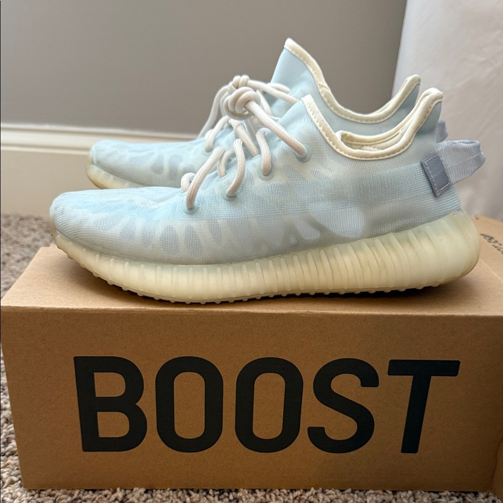 adidas Yeezy Boost 350 V2 Sneakers